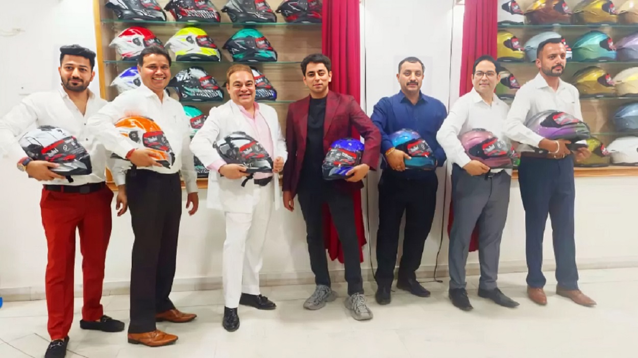 steelbird smart helmet launched india 2999 price